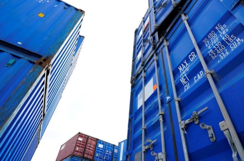 Exportación Exitosa: Navegando los Requisitos Internacionales con Éxito