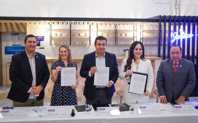 Jalisco y Nuevo Laredo firman acuerdo en pro de comercio exterior