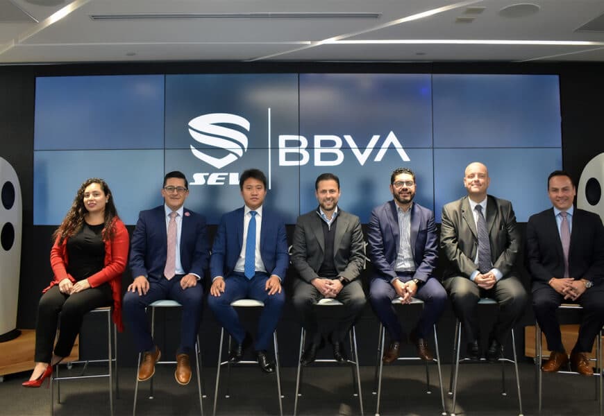 Solarever Electric Vehicles firma convenio con BBVA México